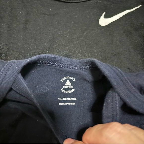 Lot Of 6 Pre-owned 12-18Months Baby Bodysuits, T-shirts, Nike/Adidas/Gap/Disney - Picture 5 of 13